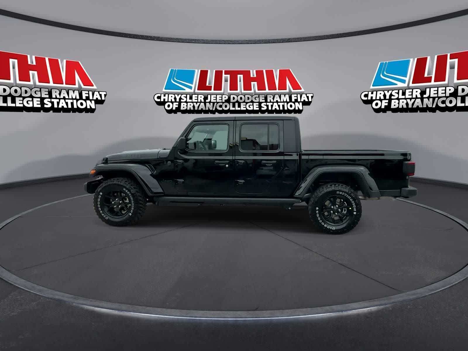 Thumbnail: 2026 Jeep Gladiator - 5