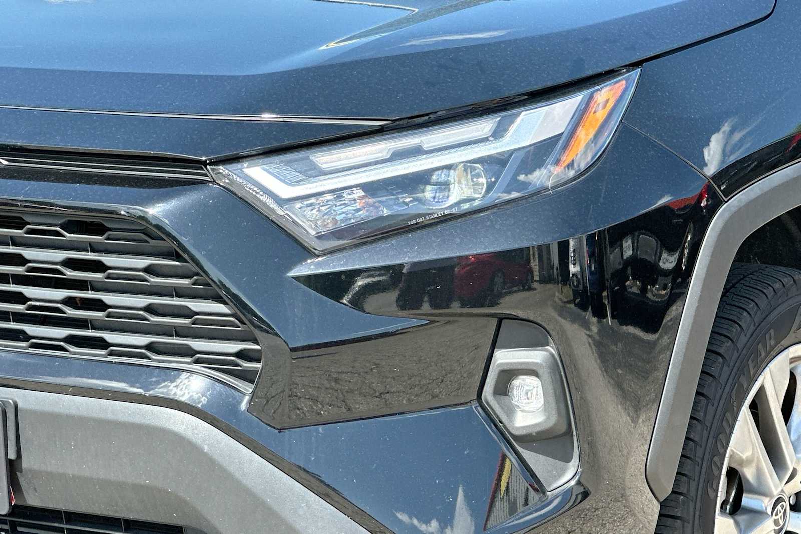 Thumbnail: 2023 Toyota RAV4 - 16