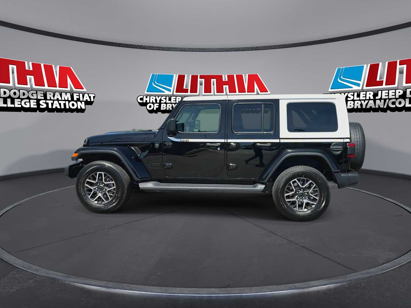 Thumbnail: 2026 Jeep Wrangler - 9