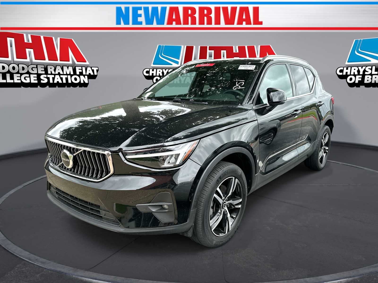 Thumbnail: 2023 Volvo XC40 - 1