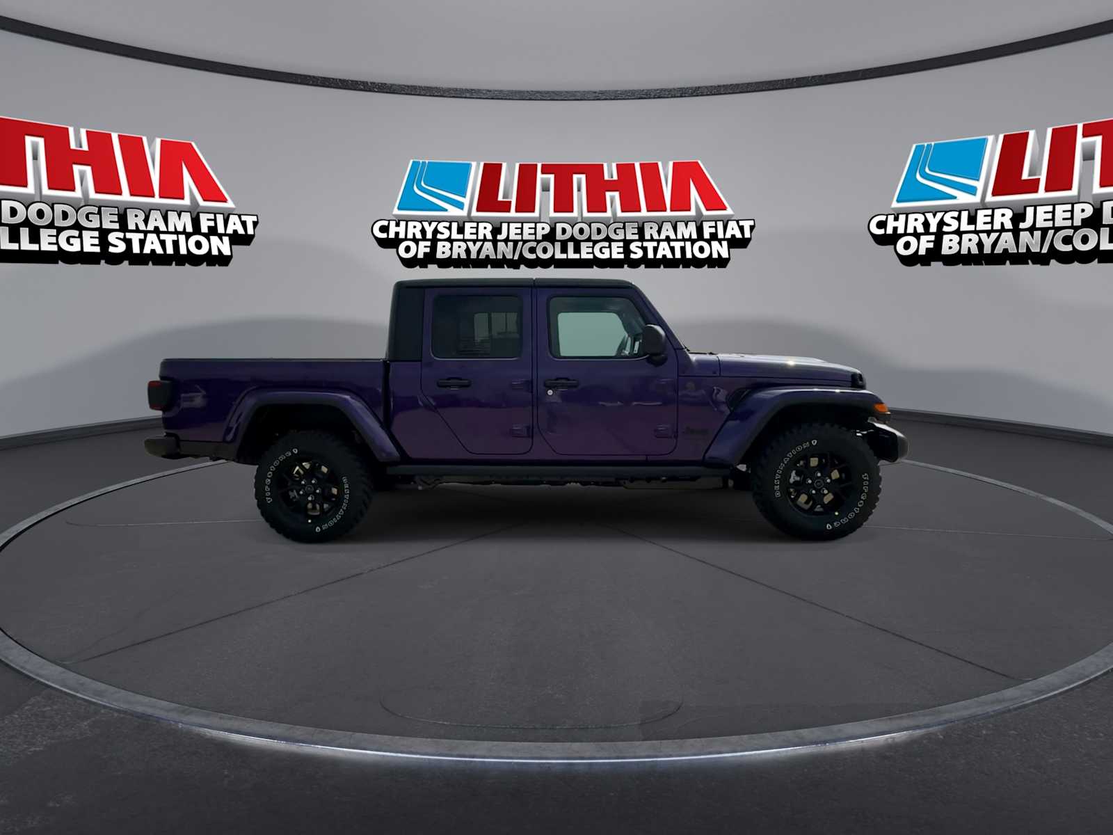 Thumbnail: 2026 Jeep Gladiator - 9