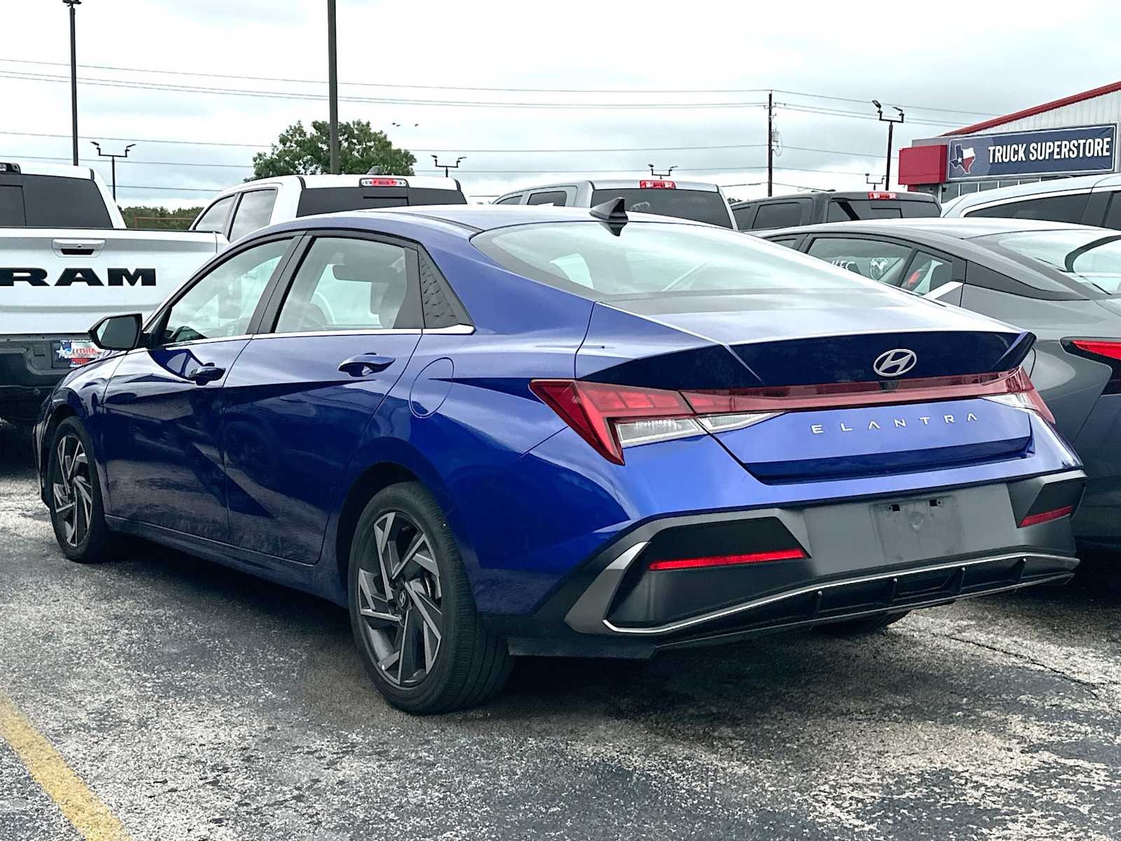 Thumbnail: 2025 Hyundai Elantra - 3