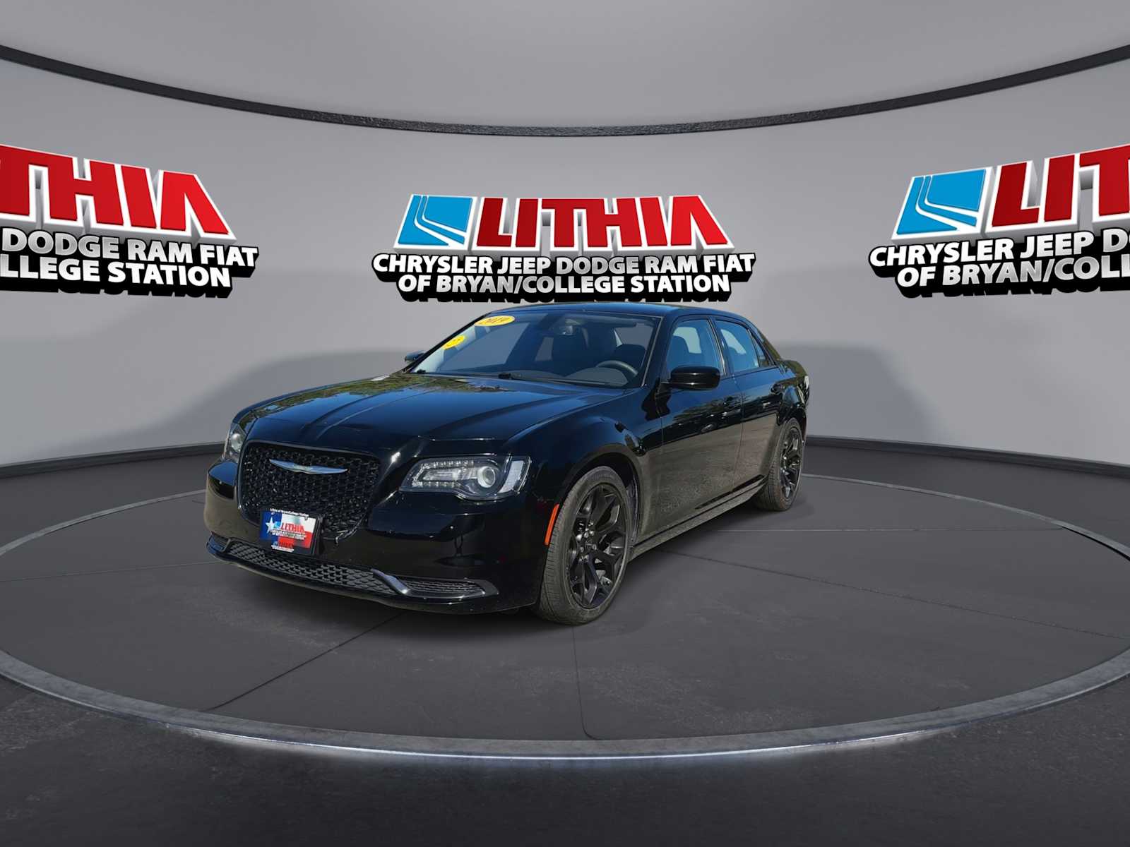 Thumbnail: 2019 Chrysler 300 - 3