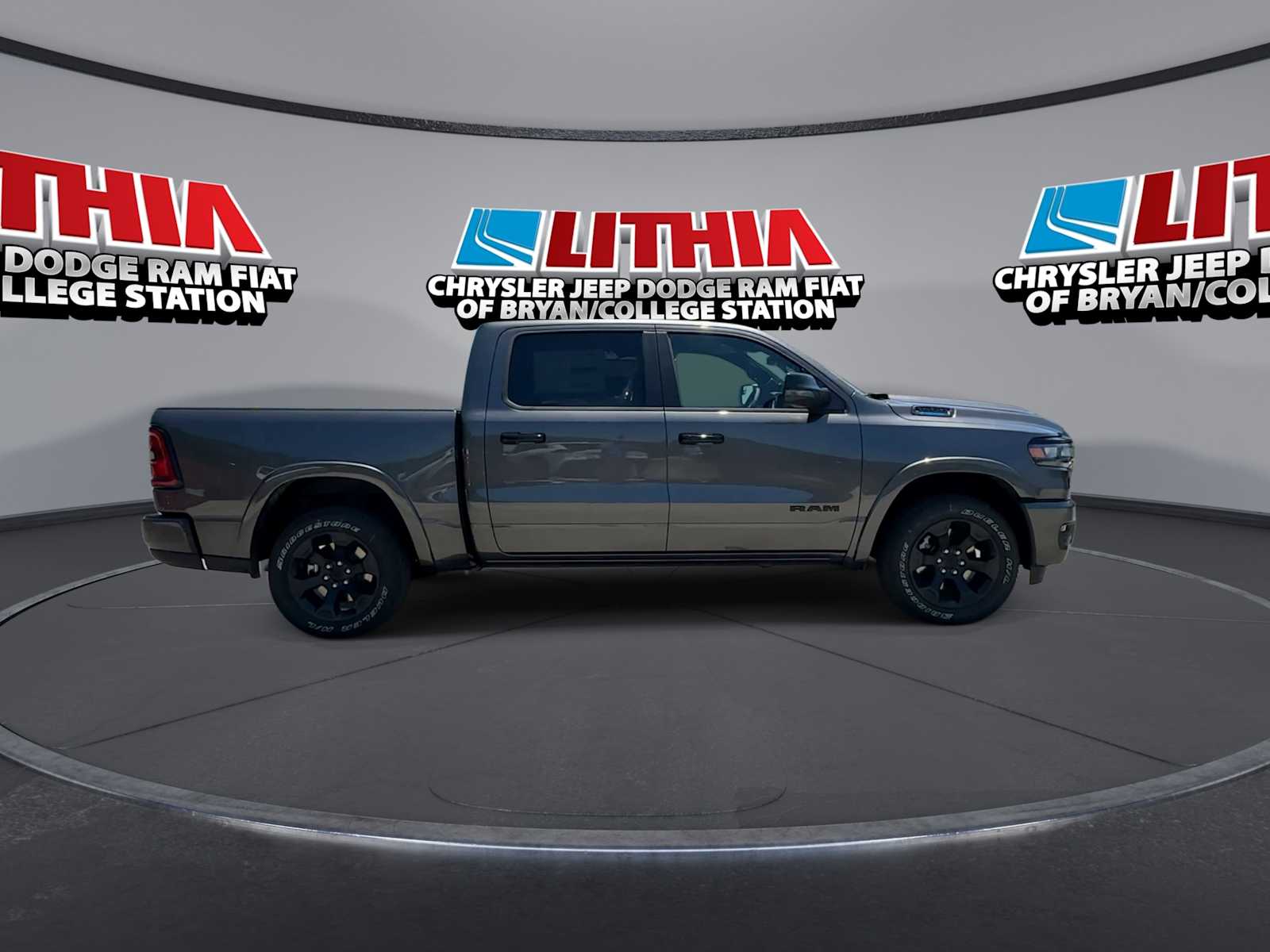 Thumbnail: 2026 RAM 1500 - 9