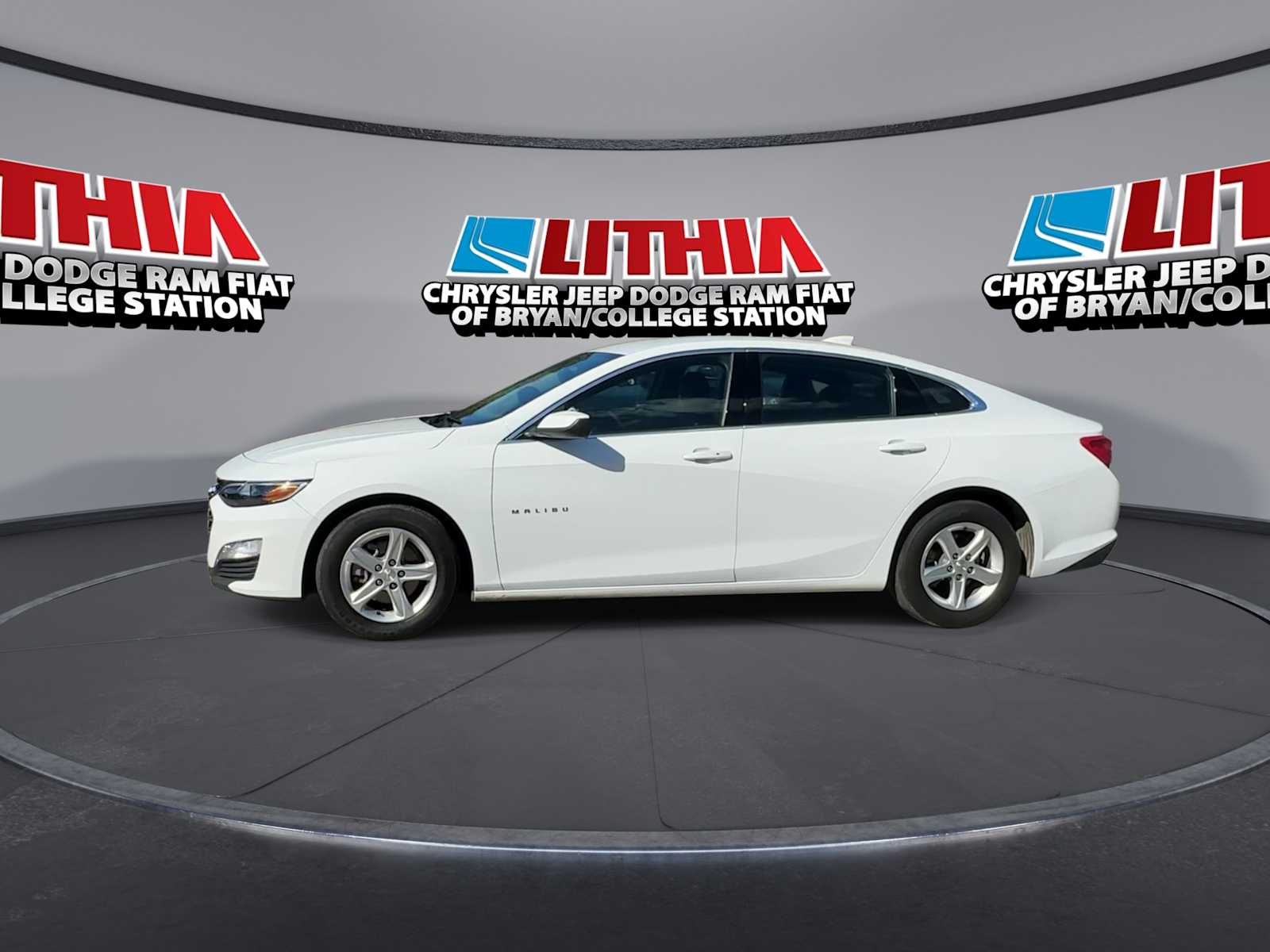 Thumbnail: 2024 Chevrolet Malibu - 4