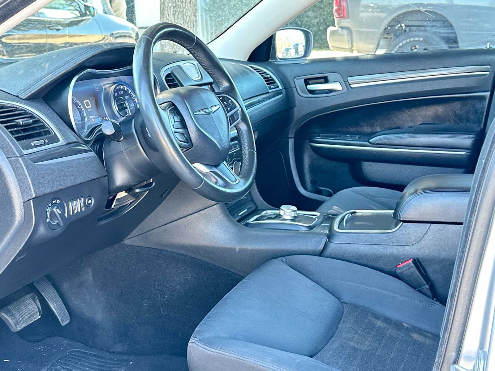 Thumbnail: 2020 Chrysler 300 - 18