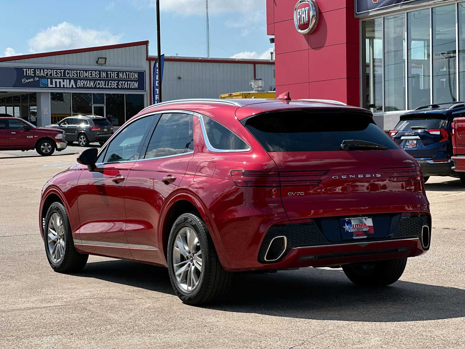 Thumbnail: 2022 Genesis GV70 - 13