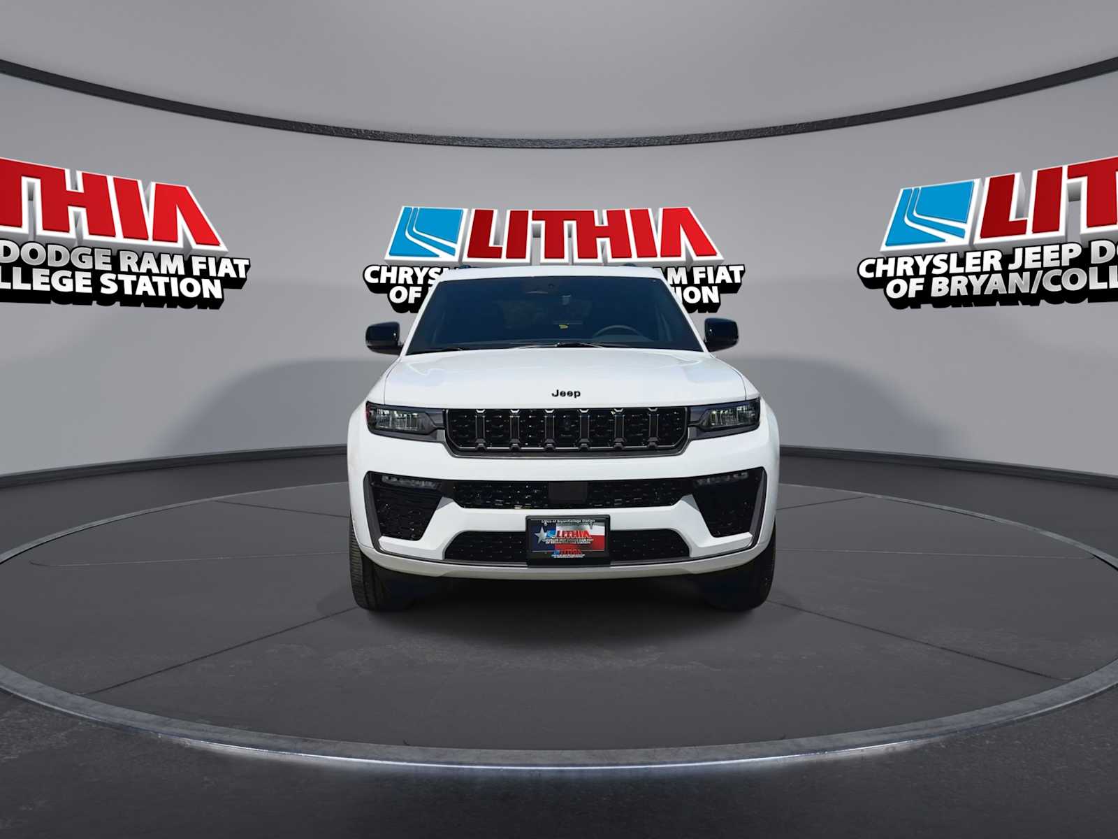 Thumbnail: 2026 Jeep Grand Cherokee - 3