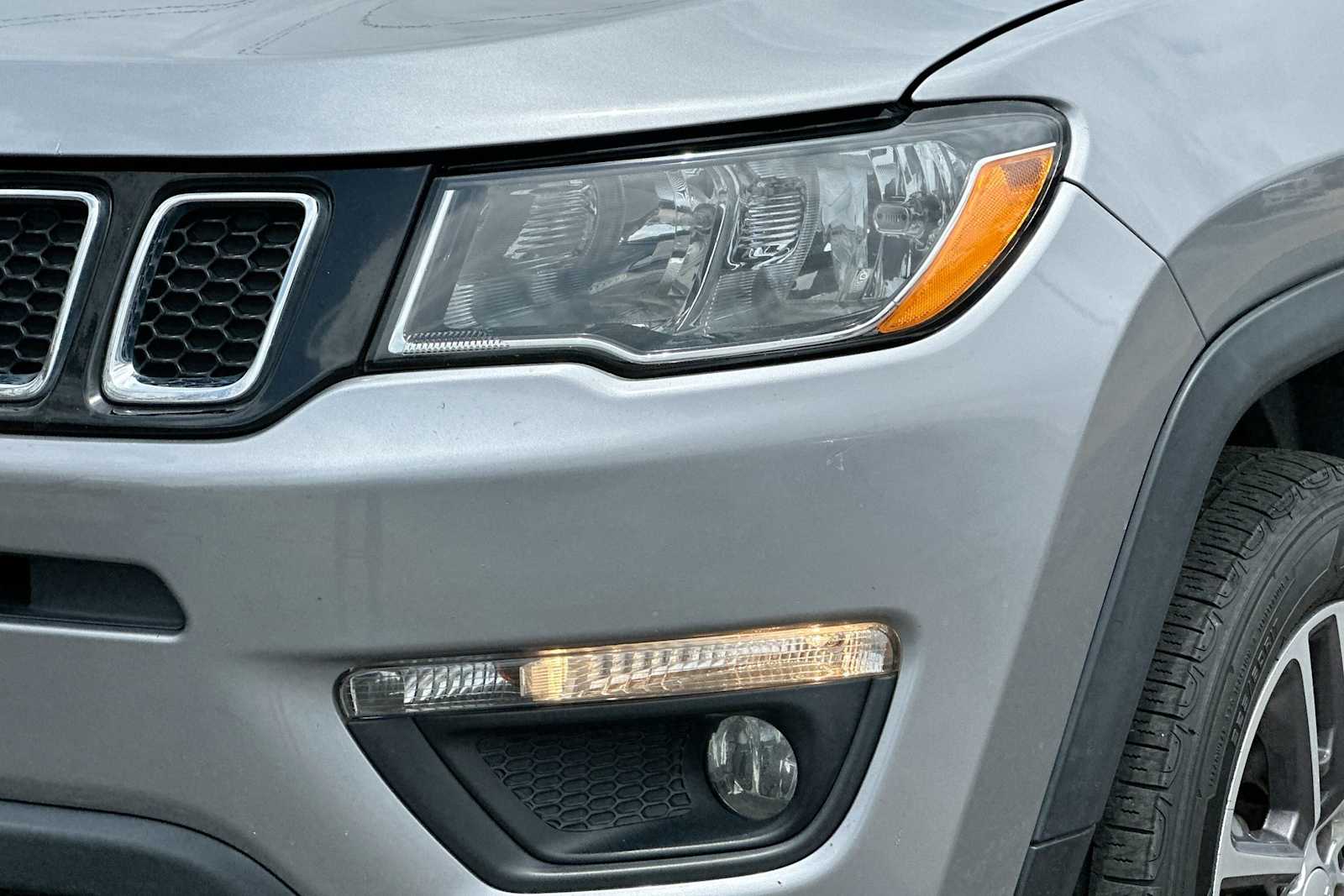 Thumbnail: 2018 Jeep Compass - 16
