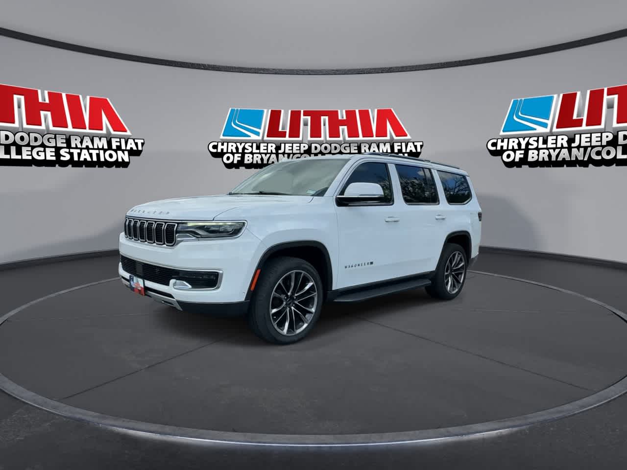 Thumbnail: 2022 Jeep Wagoneer - 4