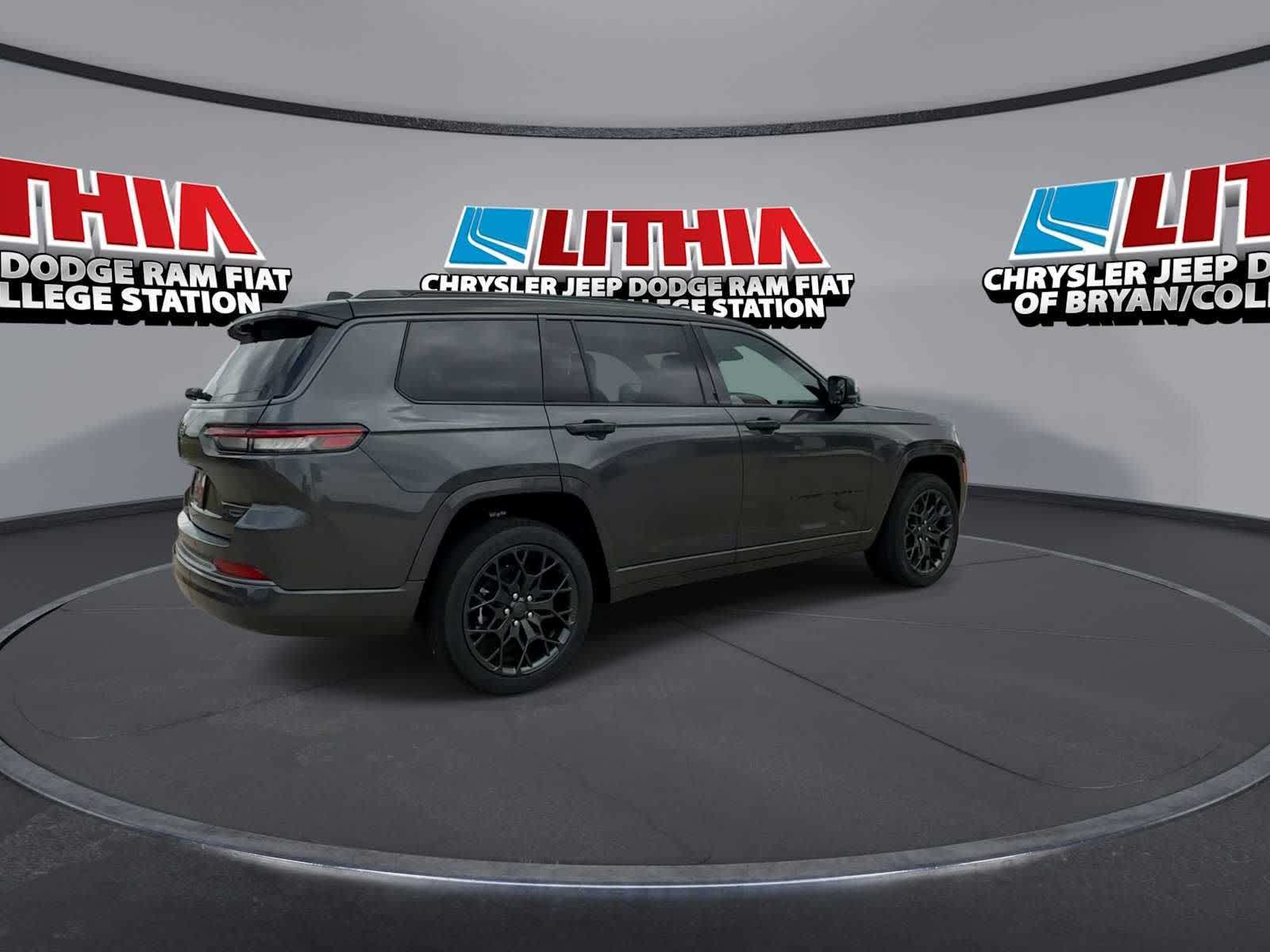 Thumbnail: 2026 Jeep Grand Cherokee - 8