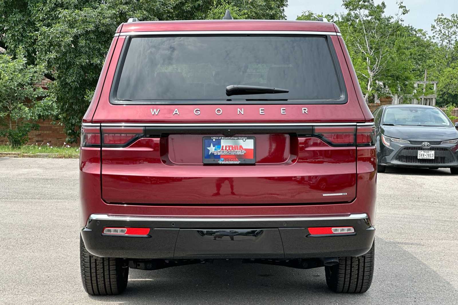 Thumbnail: 2024 Jeep Wagoneer - 14