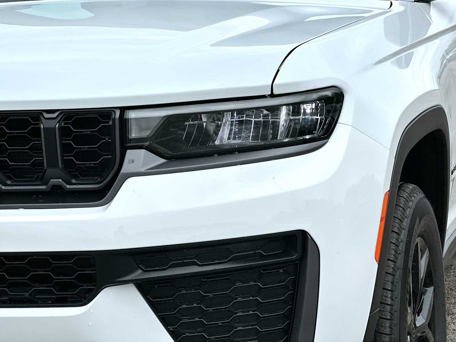 Thumbnail: 2026 Jeep Grand Cherokee - 16