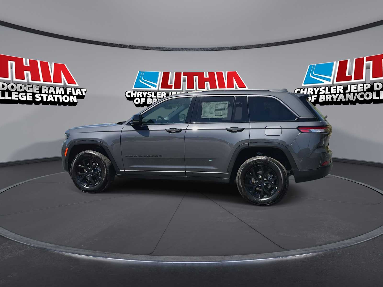 Thumbnail: 2026 Jeep Grand Cherokee - 5