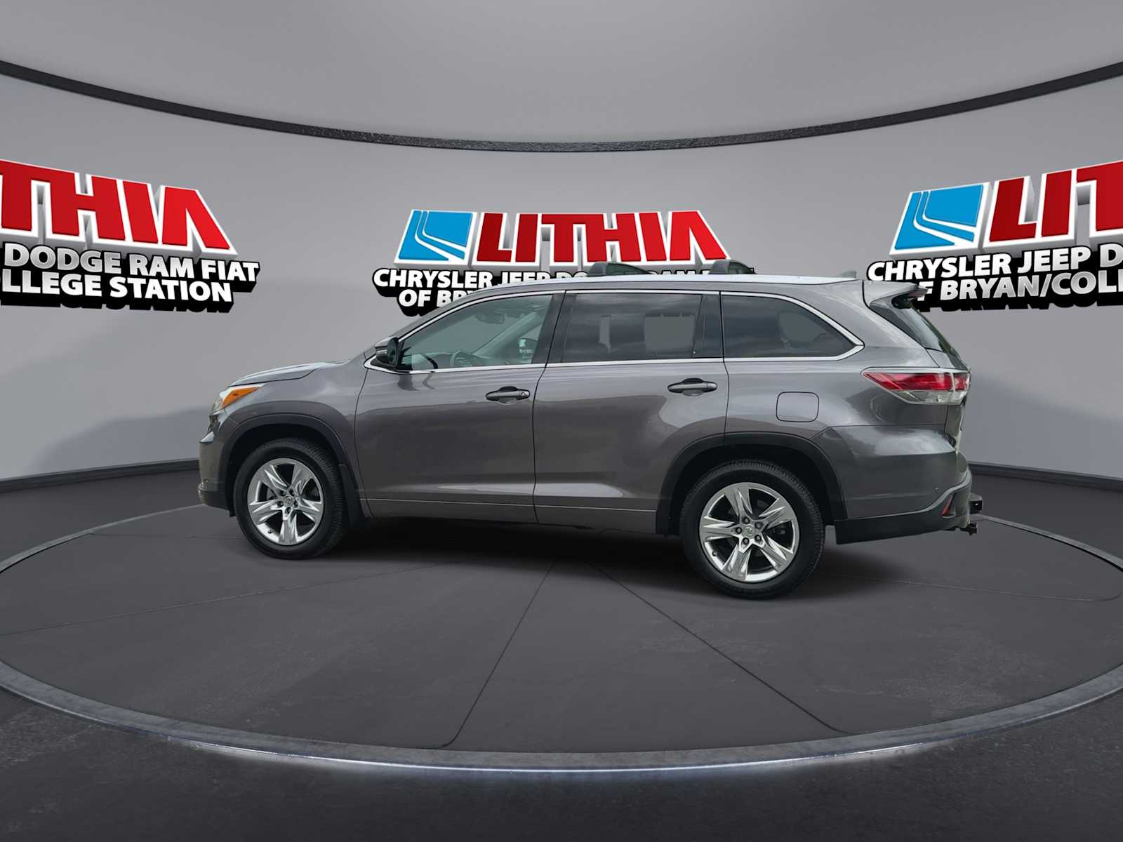 Thumbnail: 2015 Toyota Highlander - 4