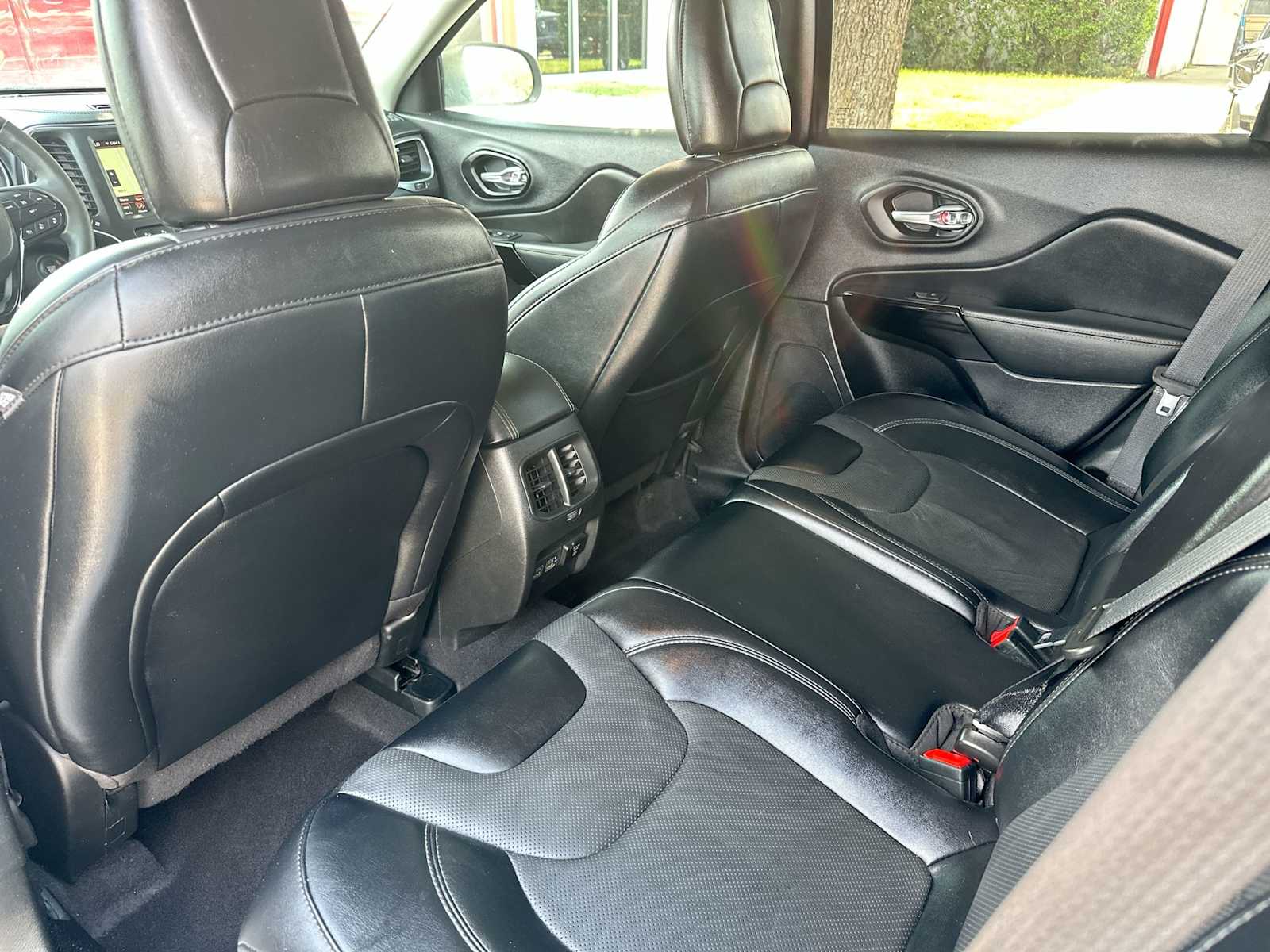 Thumbnail: 2023 Jeep Cherokee - 24