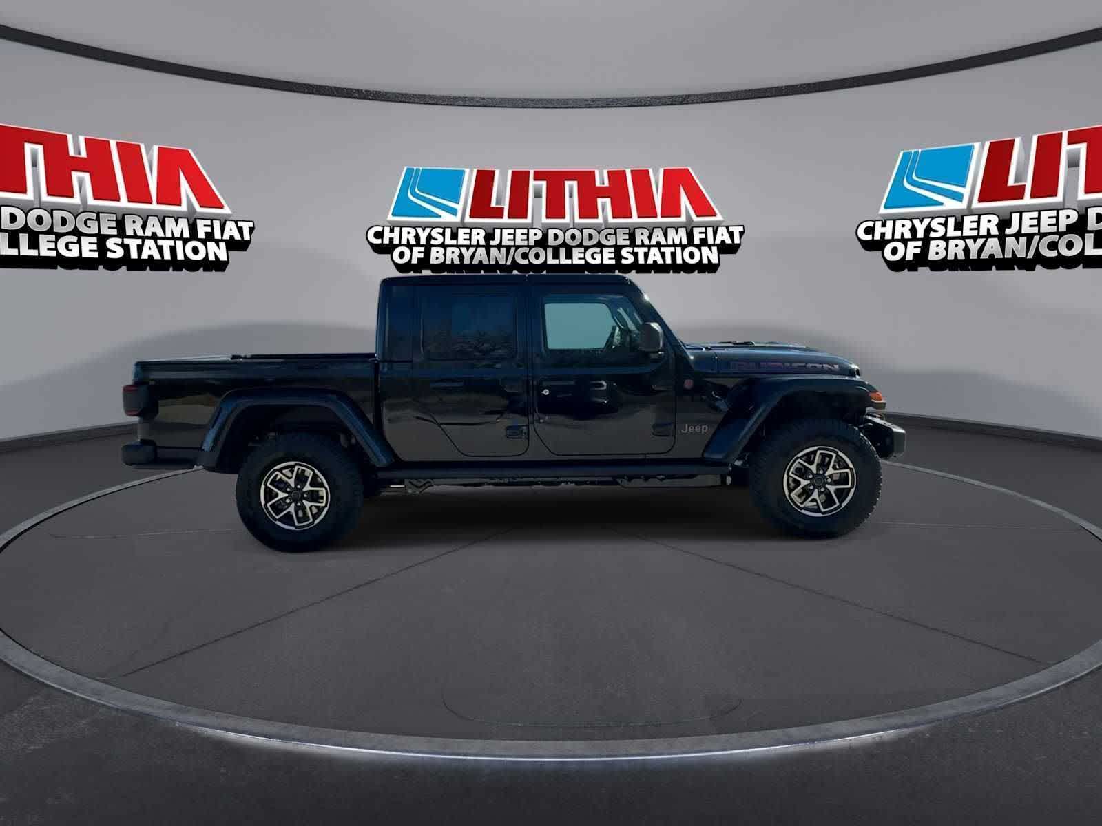 Thumbnail: 2026 Jeep Gladiator - 9