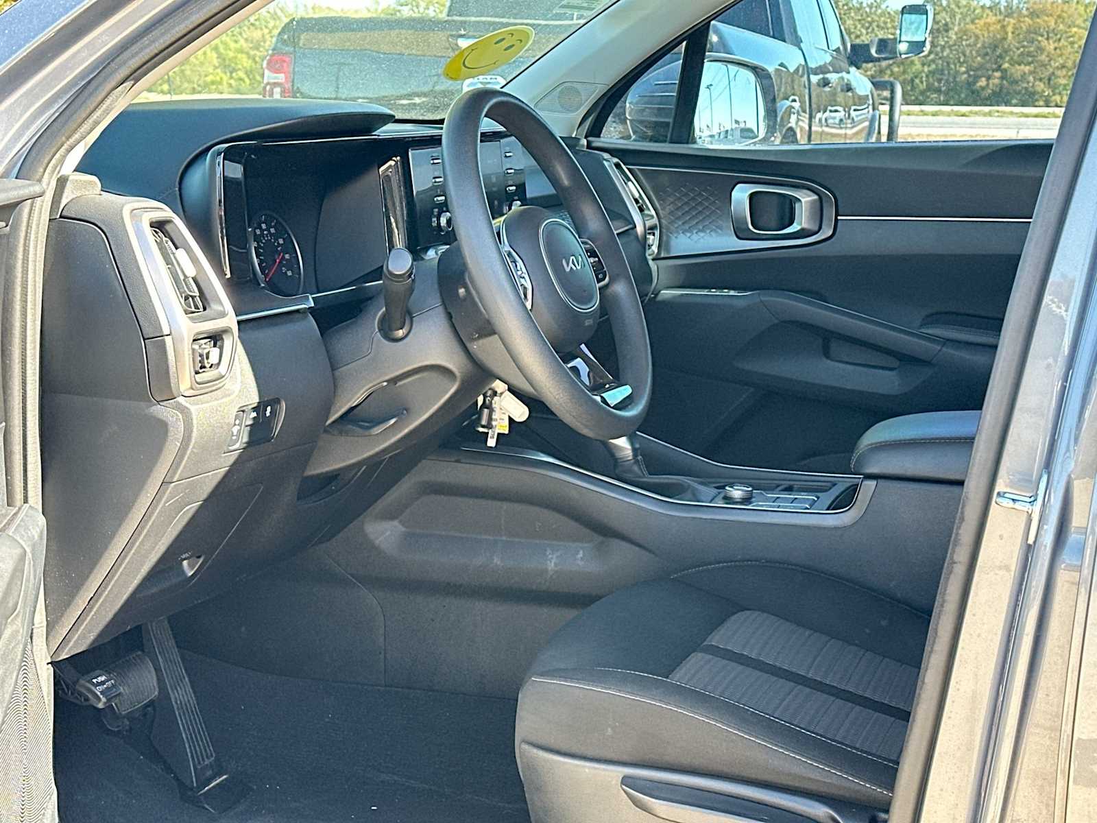 Thumbnail: 2023 Kia Sorento - 18