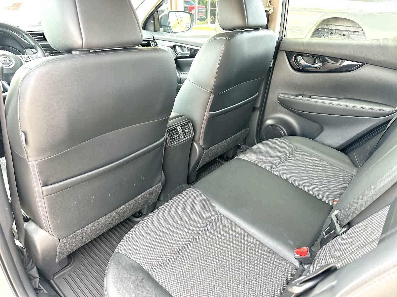 Thumbnail: 2022 Nissan Rogue Sport - 24