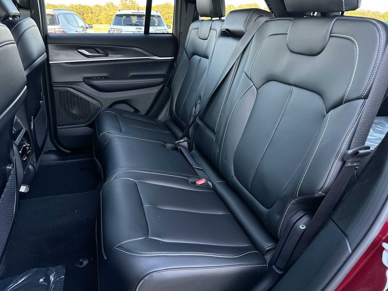 Thumbnail: 2025 Jeep Grand Cherokee - 23