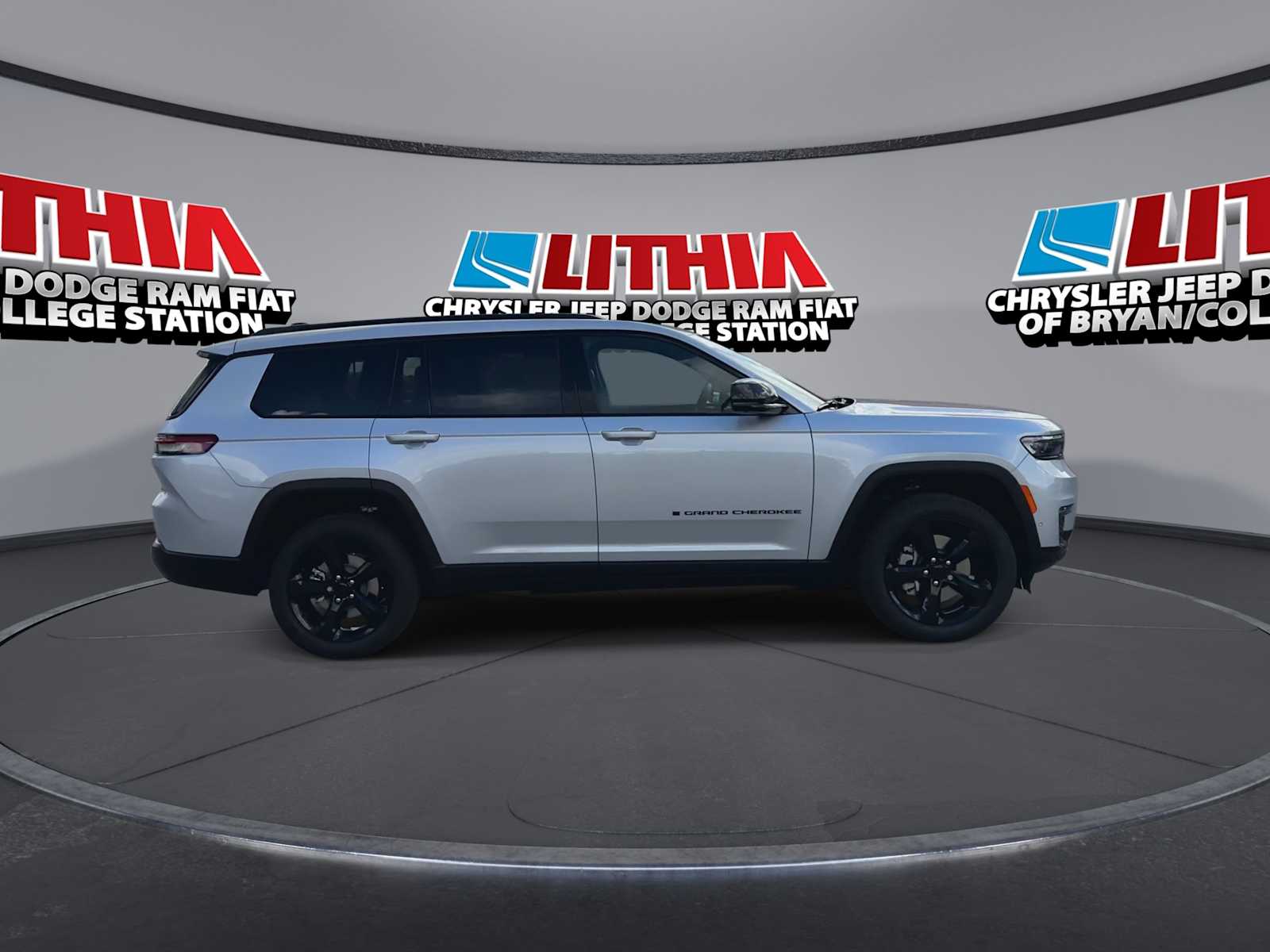 Thumbnail: 2025 Jeep Grand Cherokee - 9