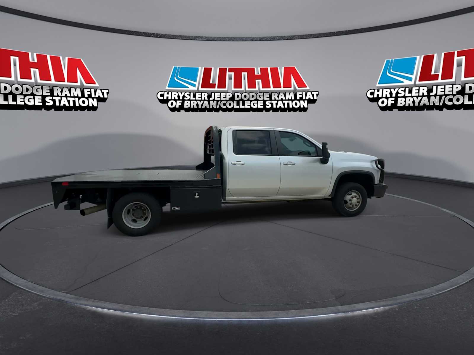 Thumbnail: 2022 Chevrolet Silverado 3500 - 2