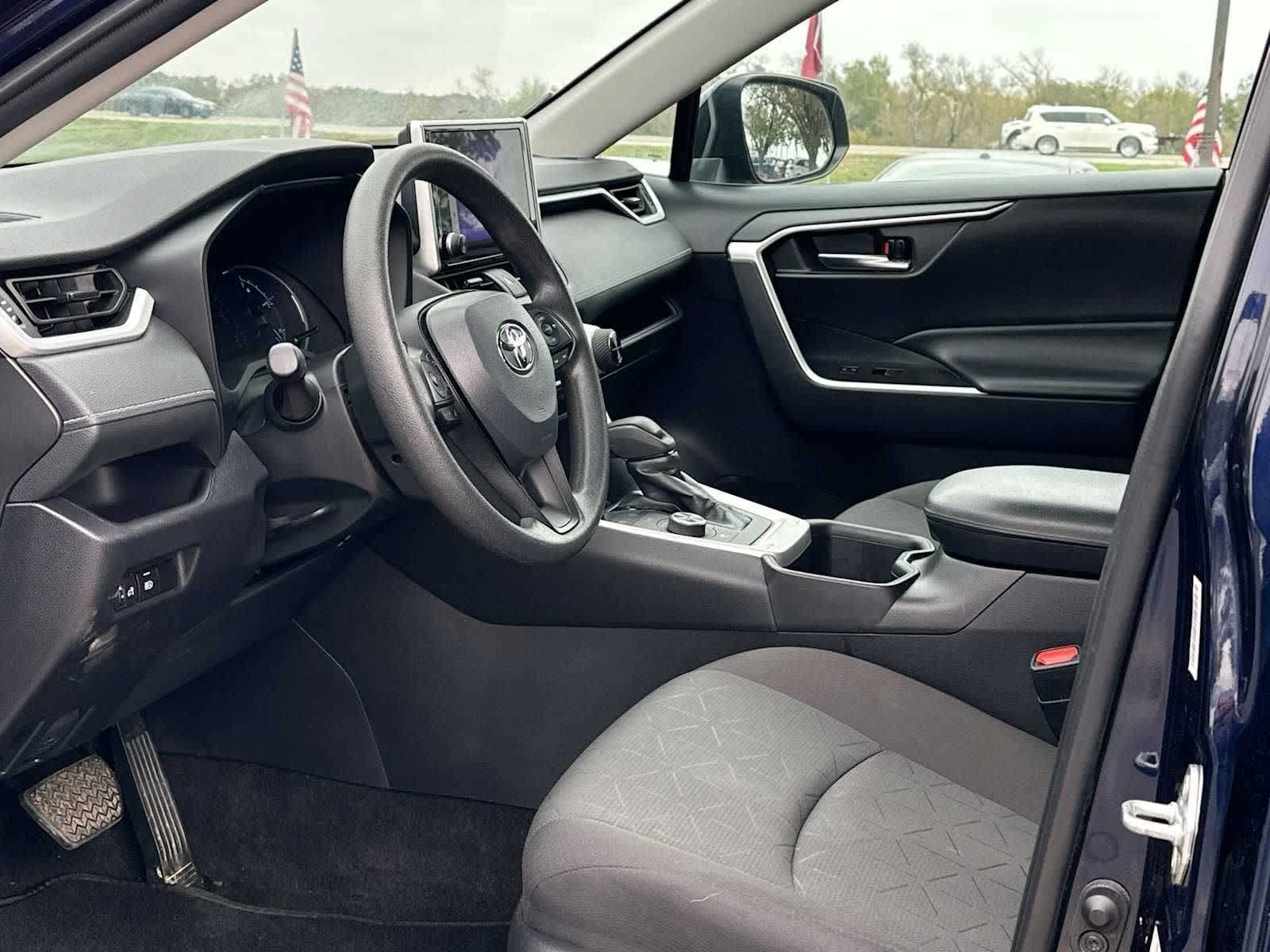 Thumbnail: 2024 Toyota RAV4 - 18