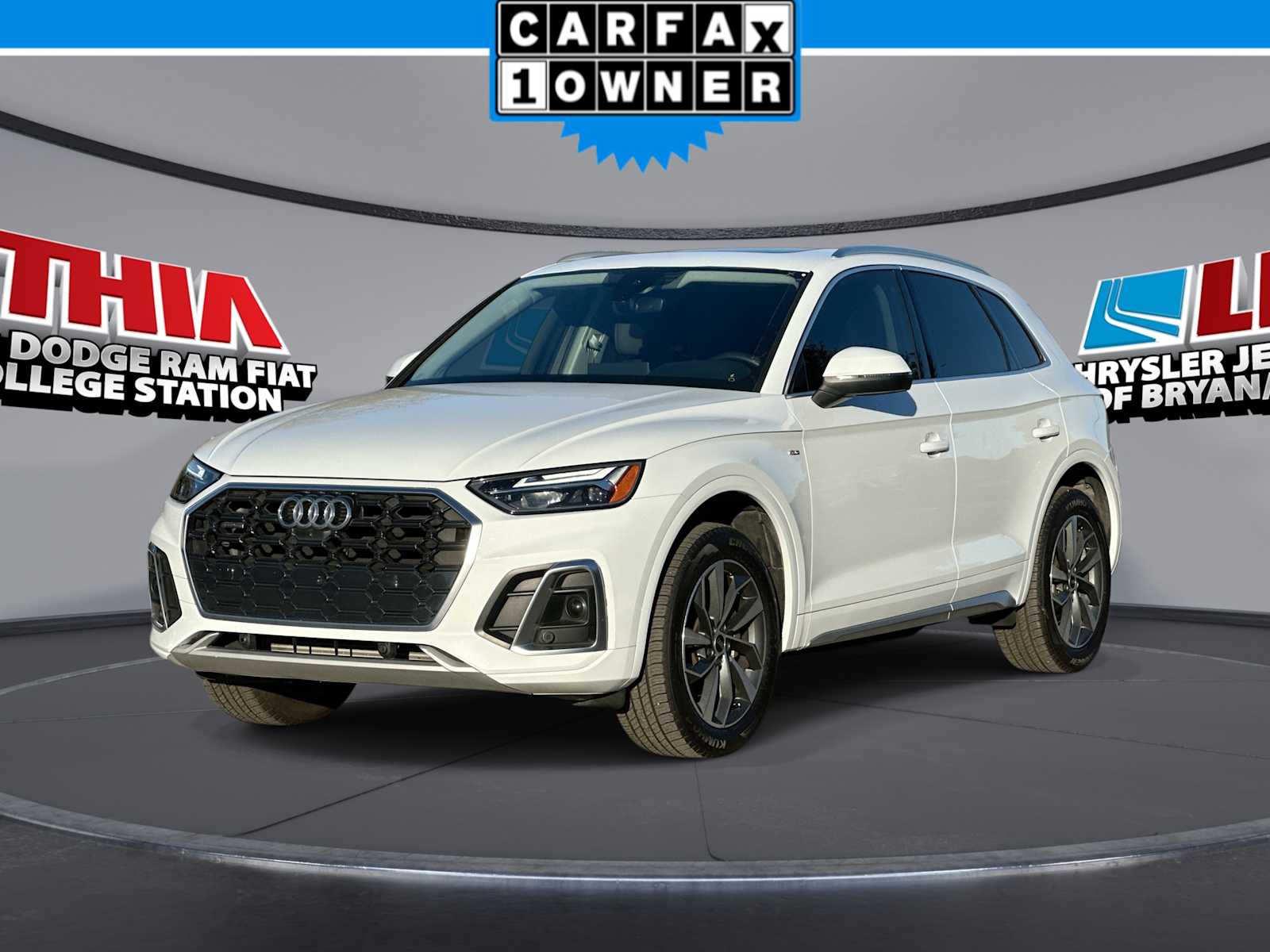 2022 Audi Q5 Premium Plus's photo