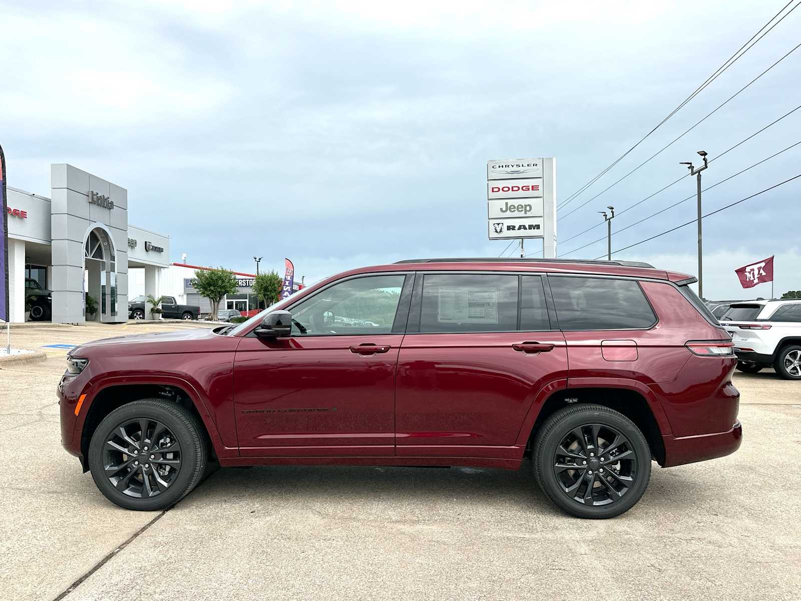 Thumbnail: 2026 Jeep Grand Cherokee - 12
