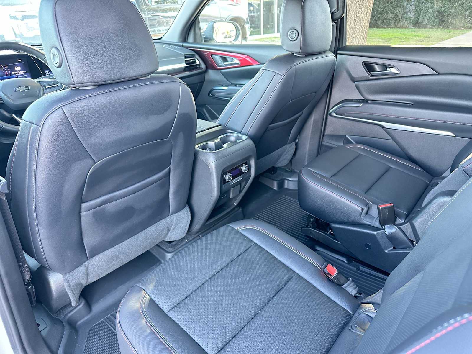 Thumbnail: 2025 Chevrolet Traverse - 24