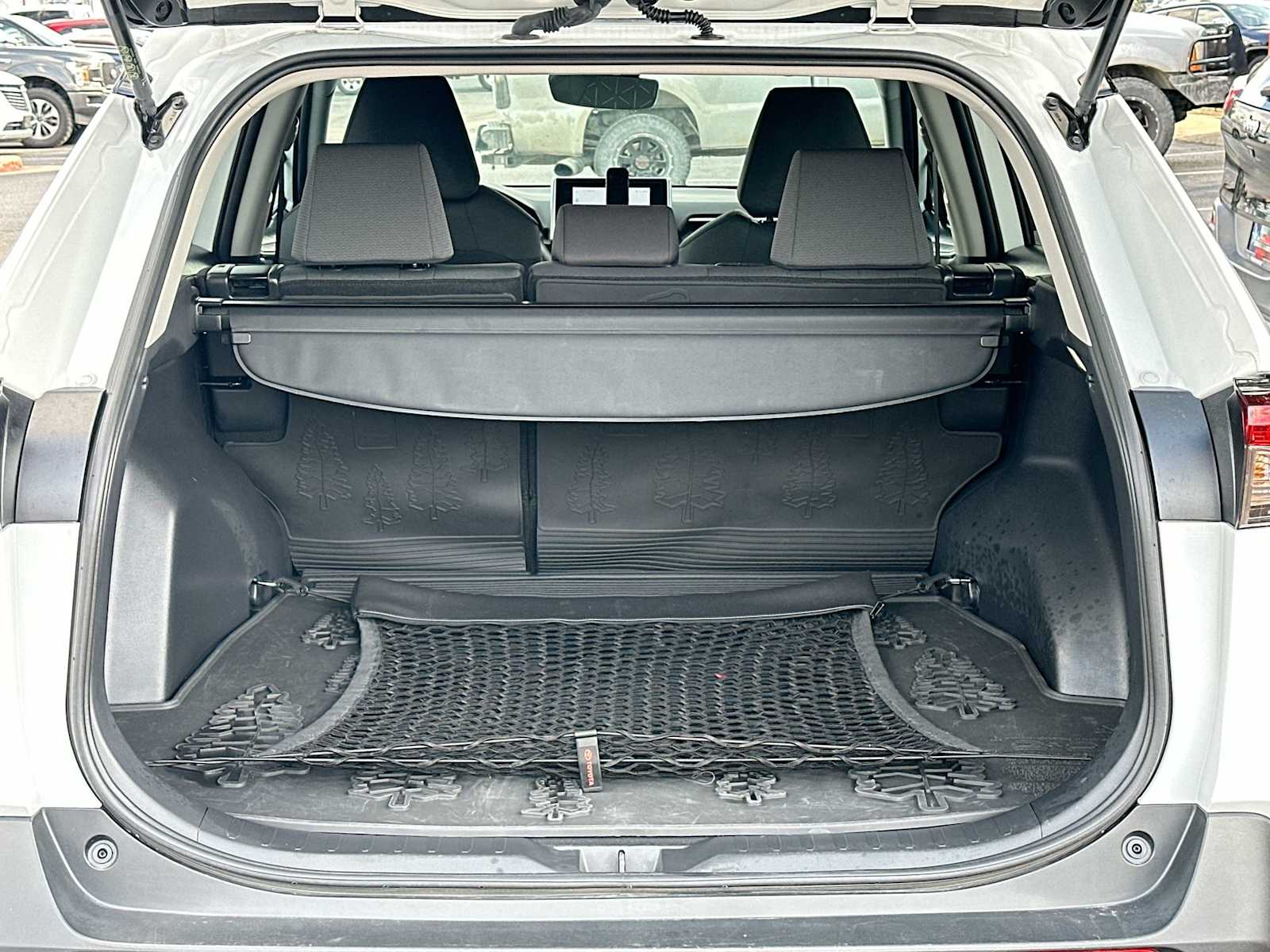 Thumbnail: 2023 Toyota RAV4 - 28