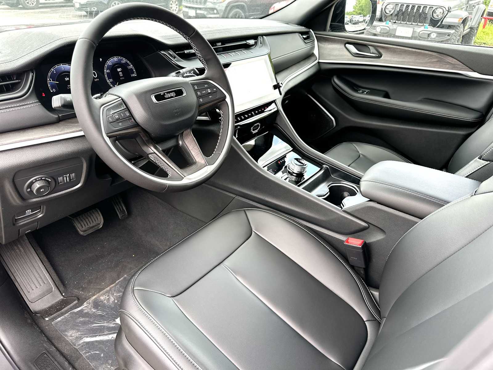 Thumbnail: 2026 Jeep Grand Cherokee - 18
