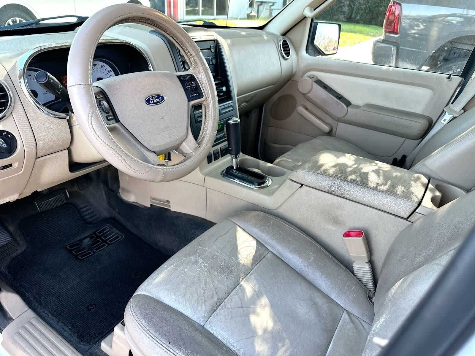 Thumbnail: 2007 Ford Explorer Sport Trac - 18