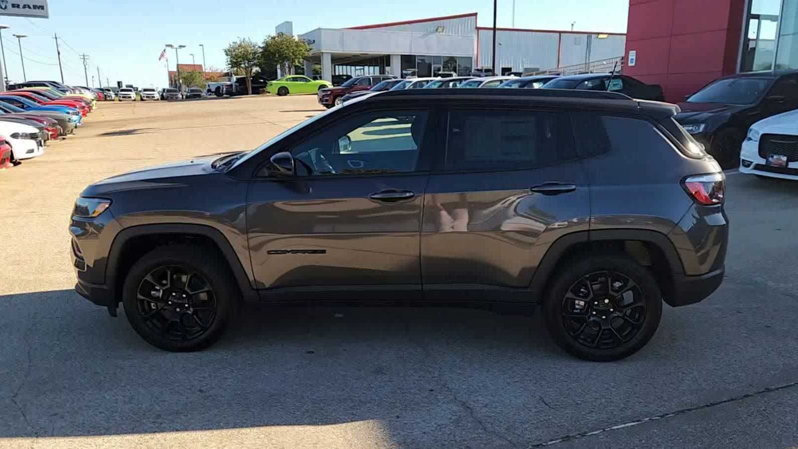 Thumbnail: 2024 Jeep Compass - 5