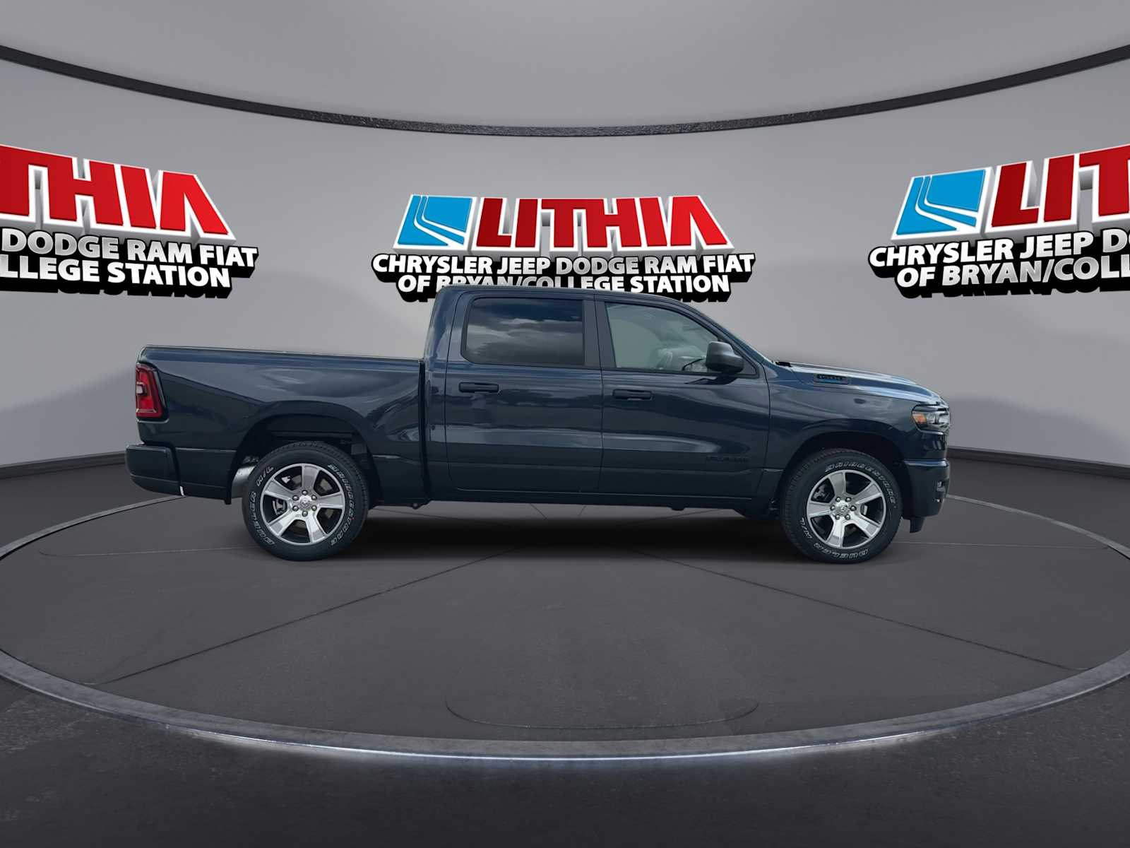 Thumbnail: 2026 RAM 1500 - 9