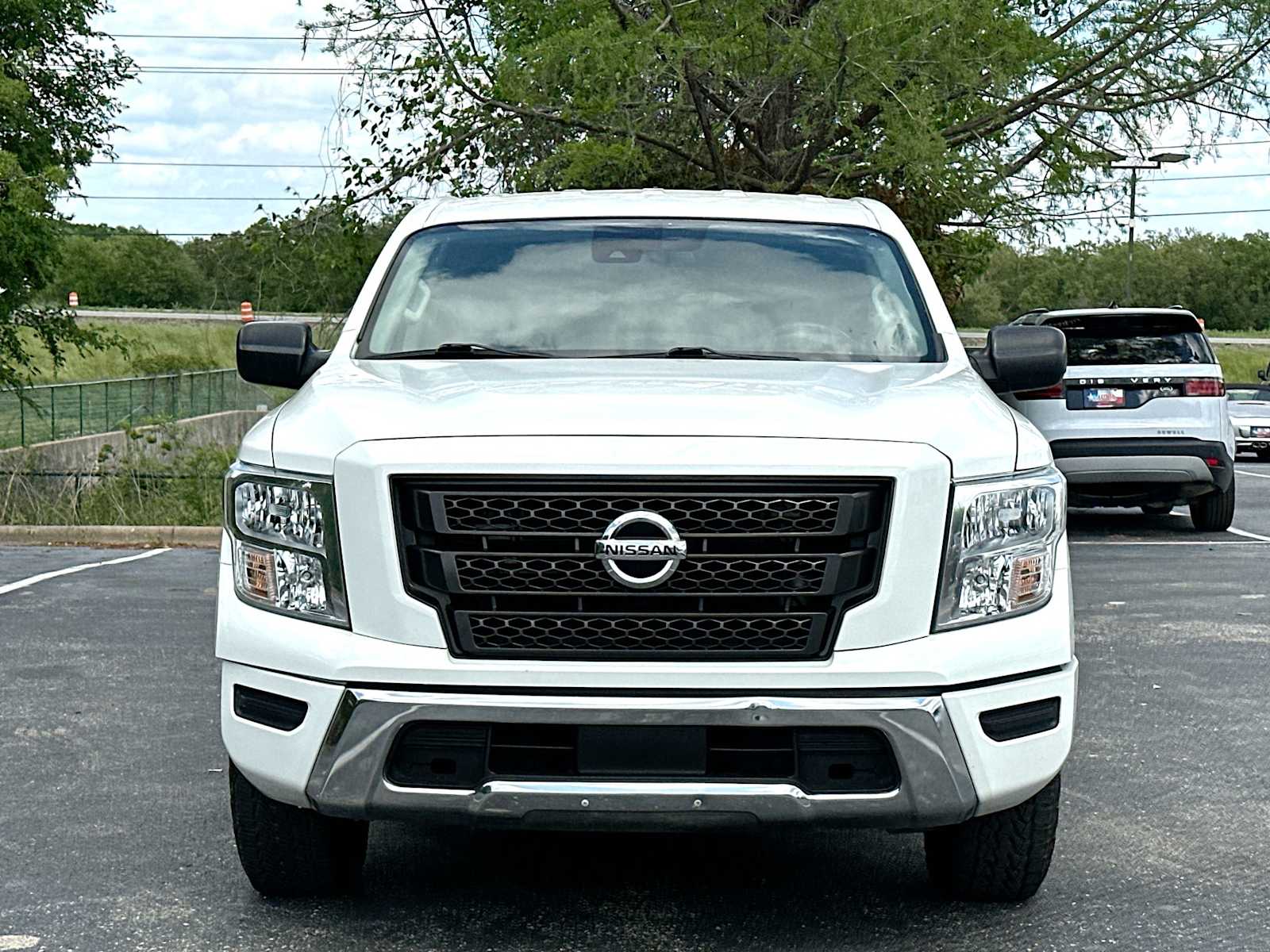 Thumbnail: 2022 Nissan Titan - 10