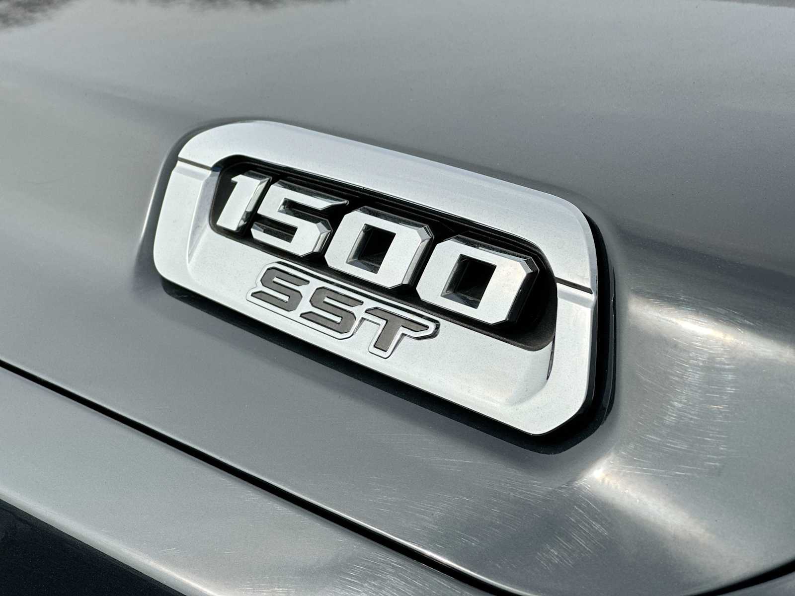 Thumbnail: 2025 RAM 1500 - 15