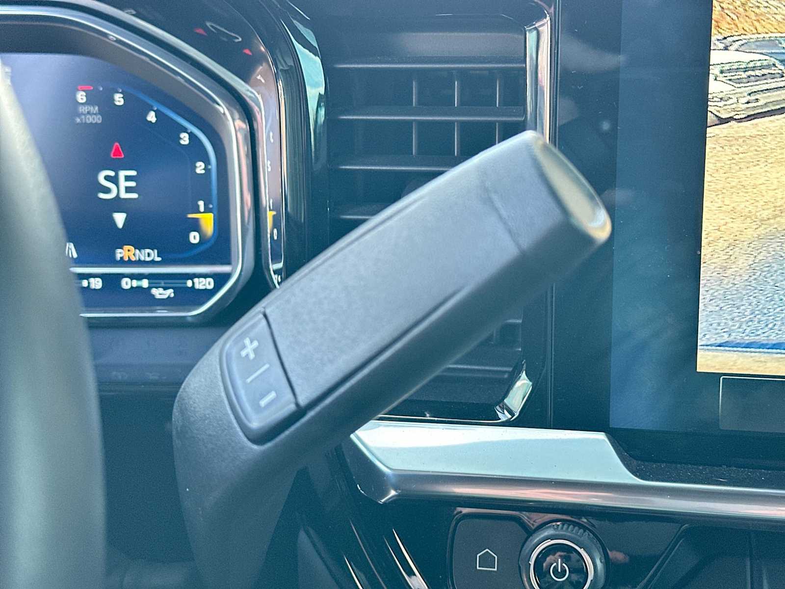 Thumbnail: 2023 Chevrolet Silverado 1500 - 21