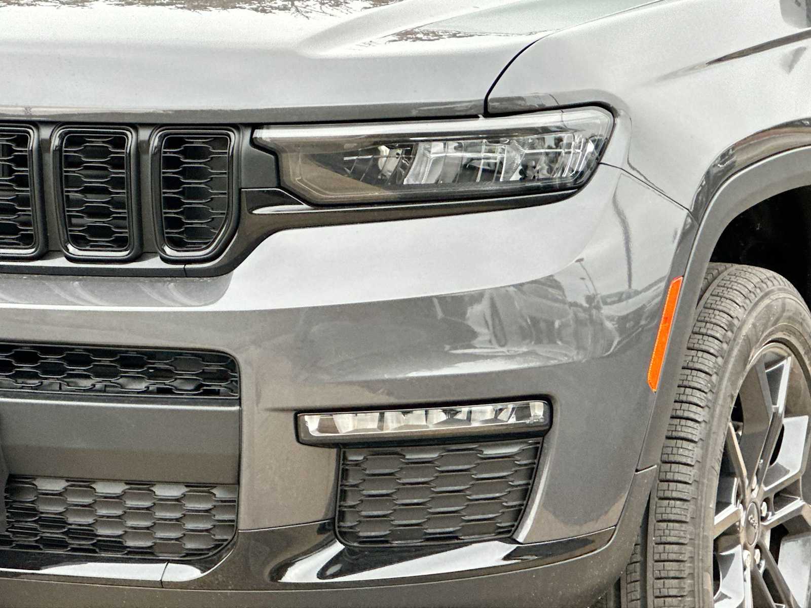 Thumbnail: 2025 Jeep Grand Cherokee - 16