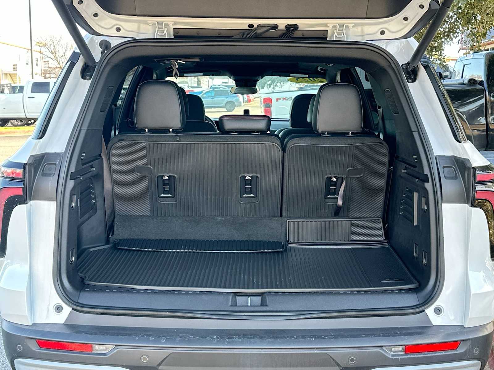 Thumbnail: 2025 Chevrolet Traverse - 28