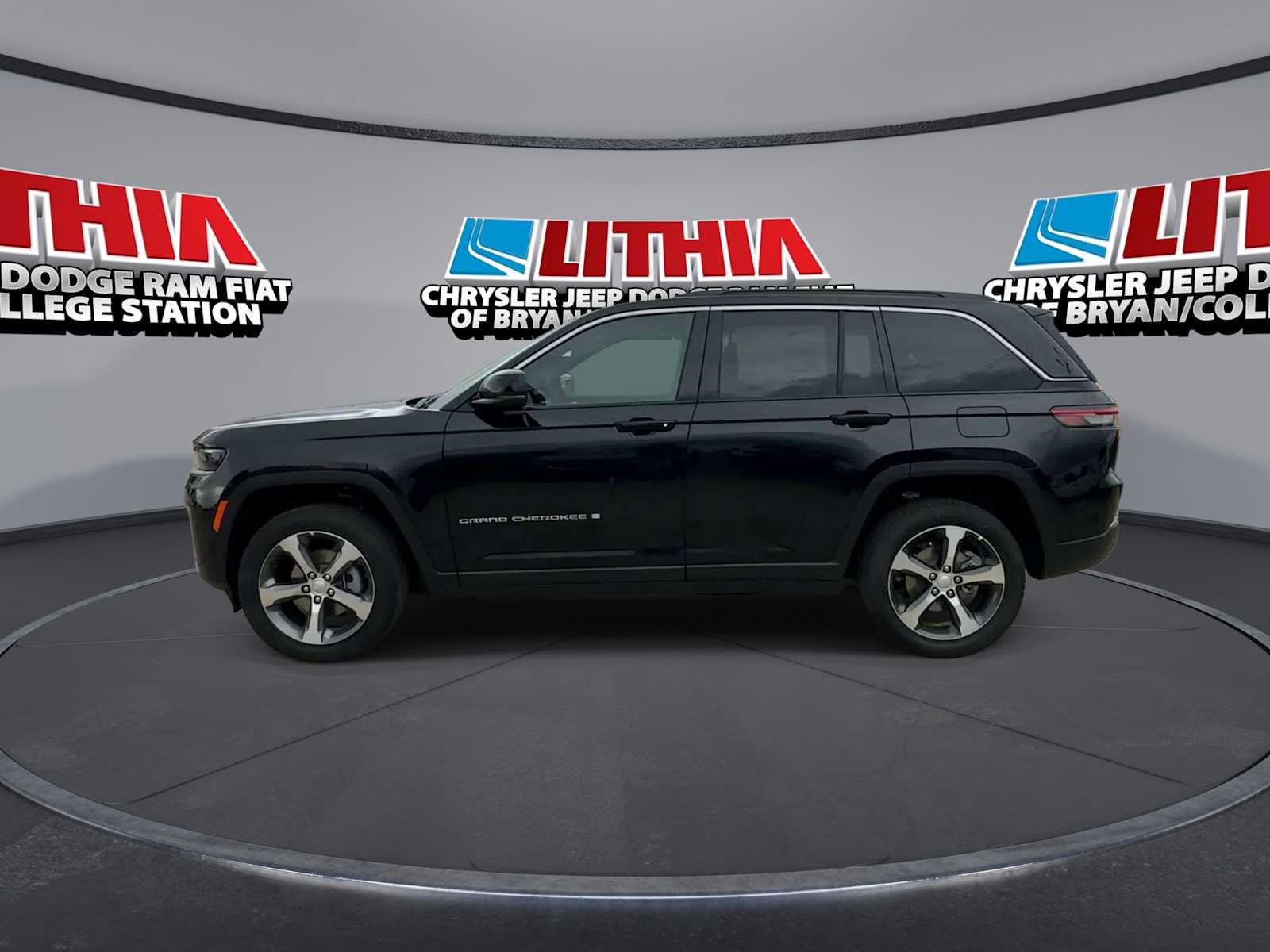 Thumbnail: 2026 Jeep Grand Cherokee - 5