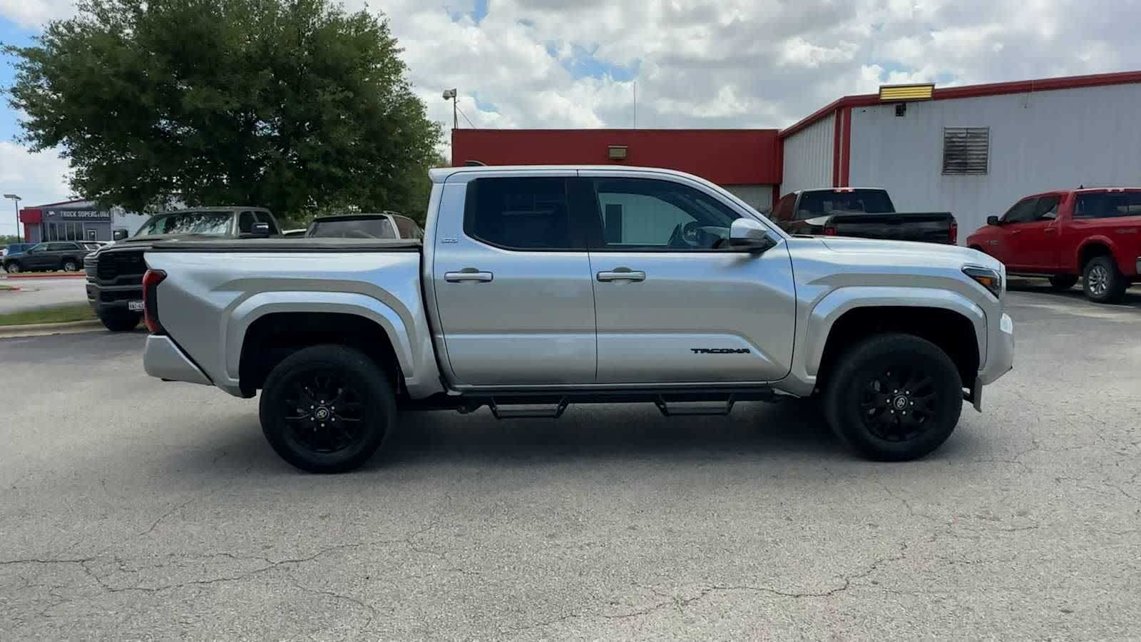 Thumbnail: 2025 Toyota Tacoma - 9