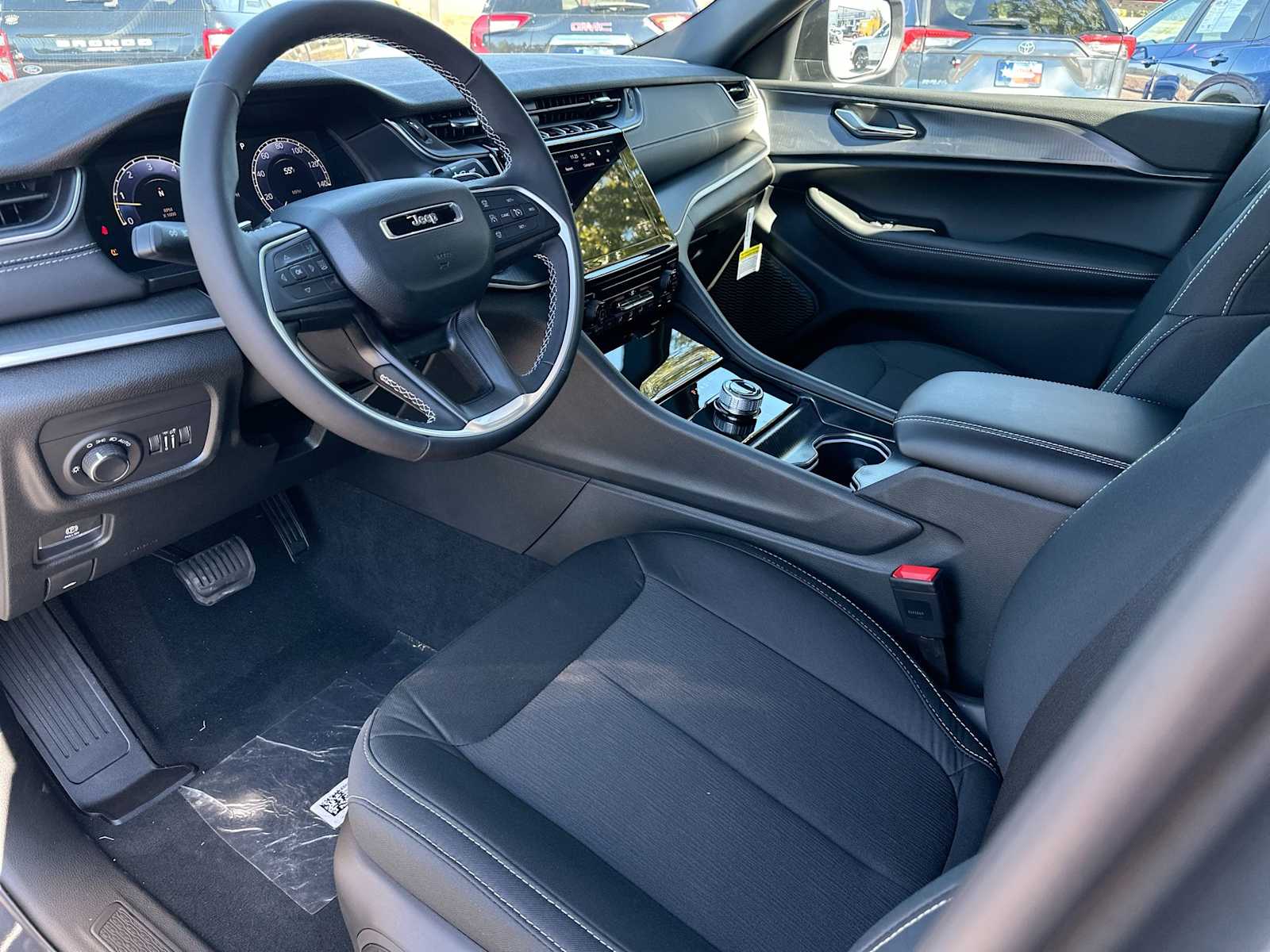 Thumbnail: 2025 Jeep Grand Cherokee - 18