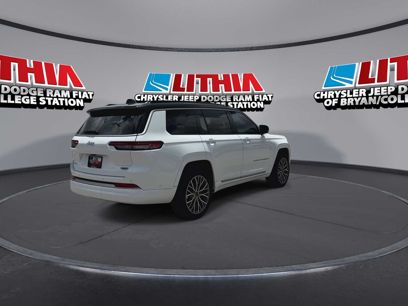 Thumbnail: 2026 Jeep Grand Cherokee - 8