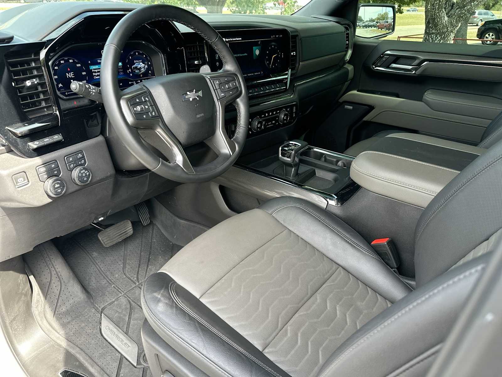 Thumbnail: 2025 Chevrolet Silverado 1500 - 18