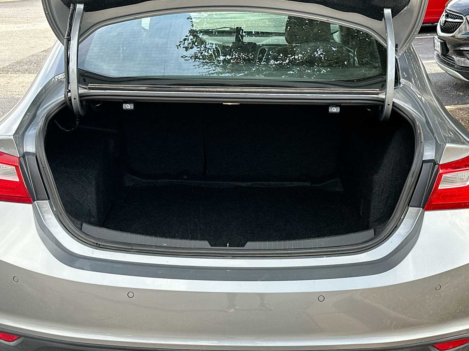 Thumbnail: 2024 Chevrolet Malibu - 28