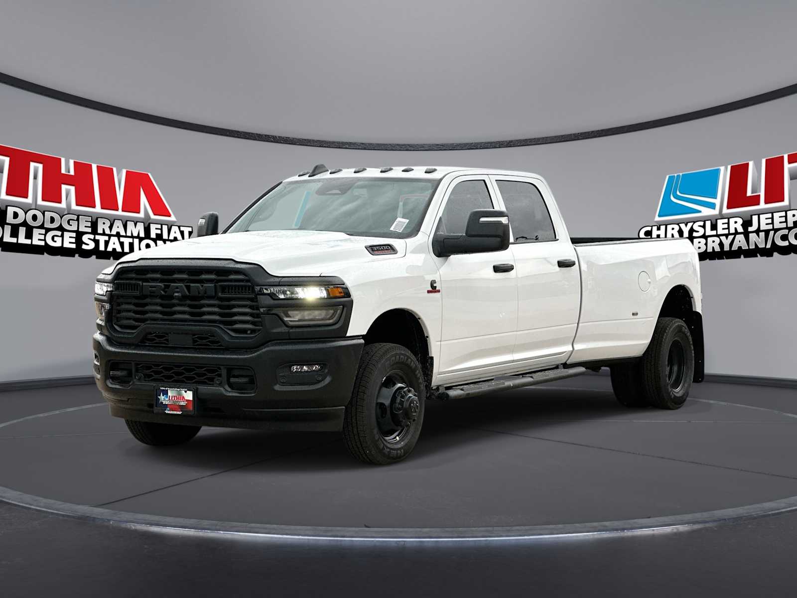 2026 Ram 3500 TRADESMAN CREW CAB 4X4 Pickup
