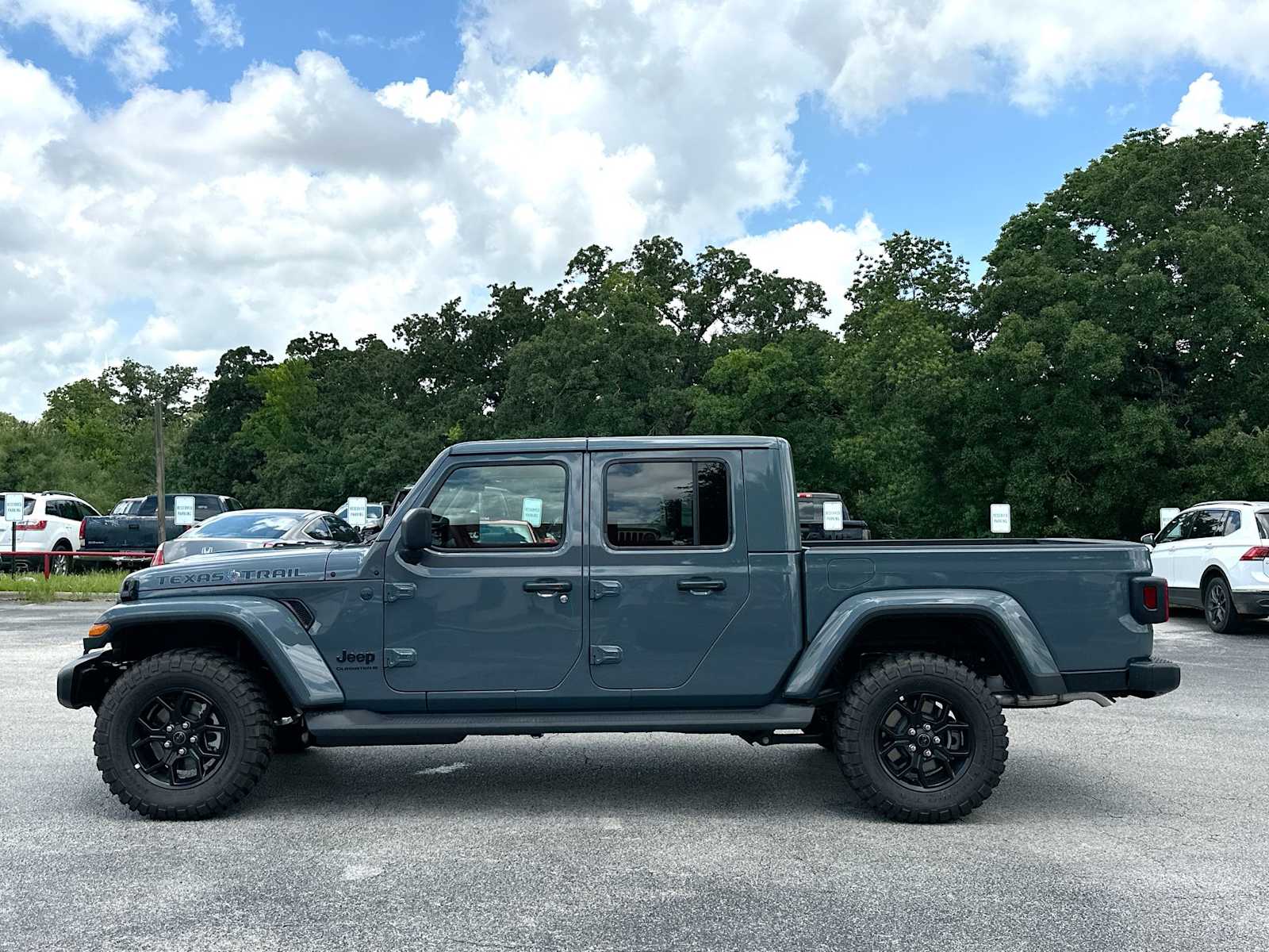 Thumbnail: 2026 Jeep Gladiator - 12