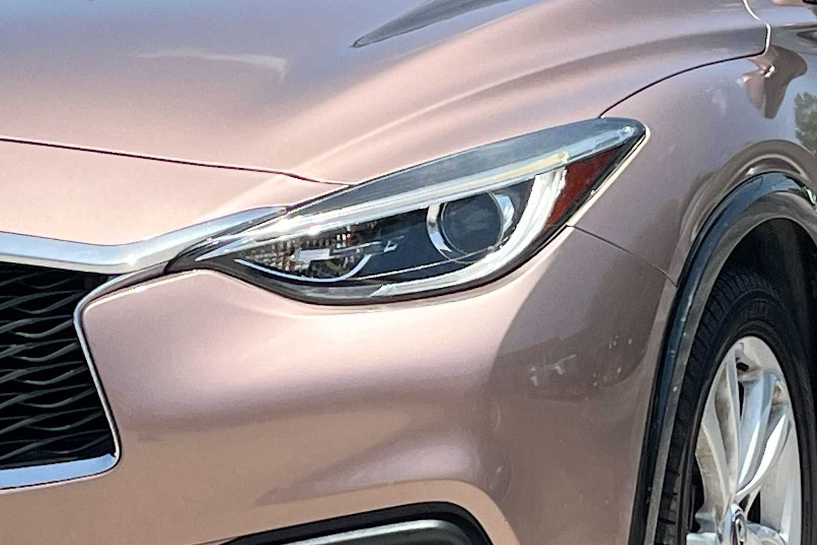 Thumbnail: 2019 INFINITI QX30 - 16