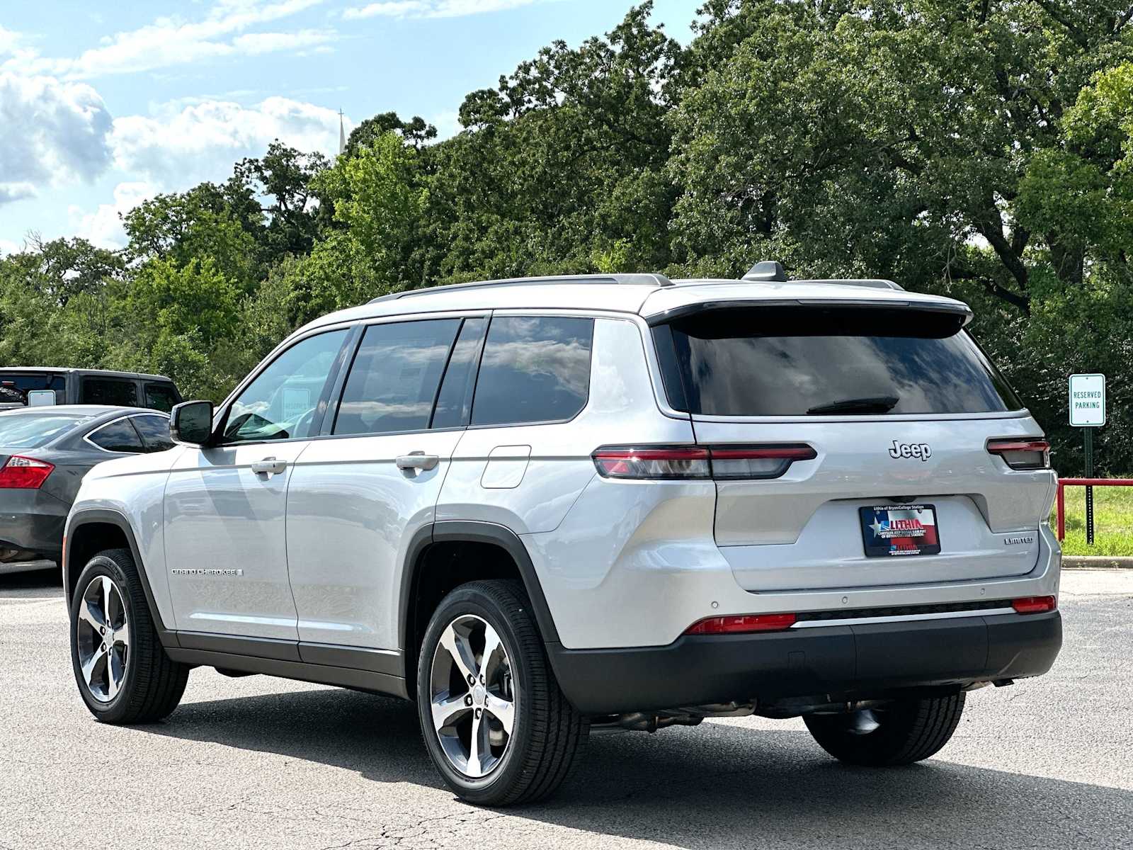 Thumbnail: 2026 Jeep Grand Cherokee - 13